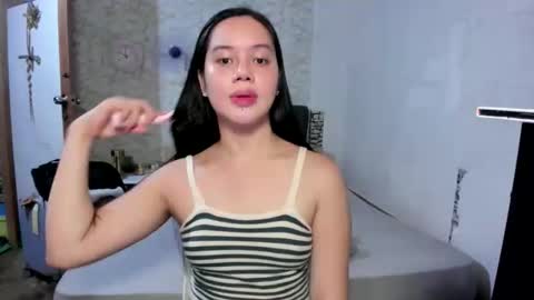 geneviev online show from October 21, 1:54 am