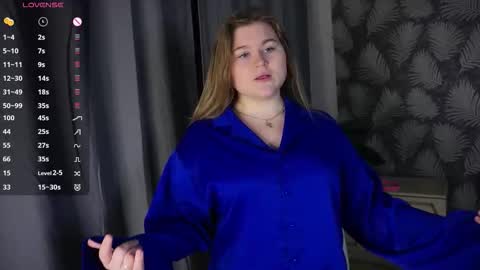 Sexy Mona 3 online show from October 21, 6:33 pm
