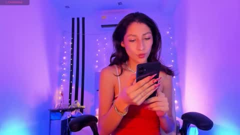 i am Jessi  I love animals and drawing I hope to get along with everyone. XOXO online show from February 19, 9:47 pm