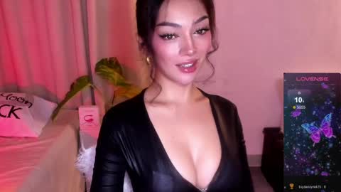 Miss Nia online show from May 29, 11:14 pm