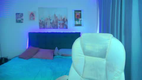 goth_minerva online show from April 9, 1:39 pm