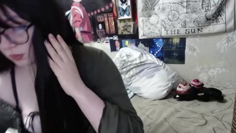 Snapshot of goth_pumpkin chatting on March 6, 8:37 pm Amy online show from March 6, 8:37 pm