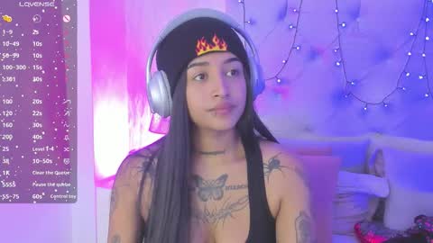 Snapshot of goth_tasha chatting on October 21, 9:40 pm goth_tasha online show from October 21, 9:40 pm