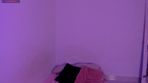 Violet online show from May 19, 5:09 pm