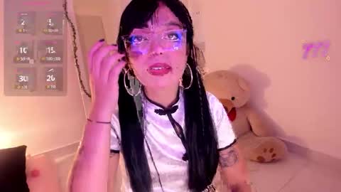Violet online show from May 24, 7:42 pm