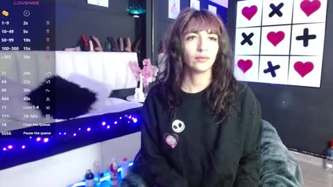 Meredith Alessandra online show from November 18, 4:37 am