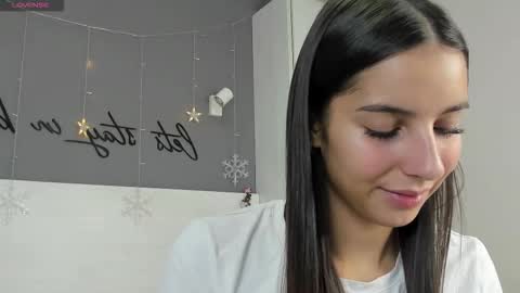 grace_louis online show from December 2, 4:00 am