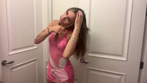 graceyrose online show from October 5, 8:23 am