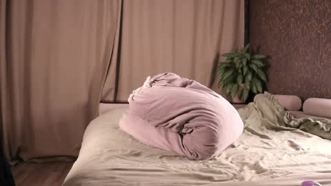 Grace online show from April 5, 5:32 pm