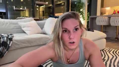 Gracie Mae online show from February 5, 1:42 am