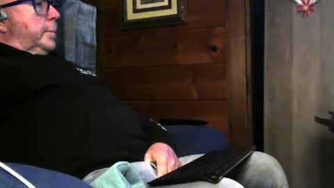 granitebuckeye1969 online show from November 28, 1:24 am