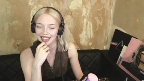 graylovescookies online show from December 7, 7:38 pm