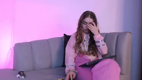 Snapshot of grecia_rouse chatting on February 7, 4:27 am  GRECIA  online show from February 7, 4:27 am