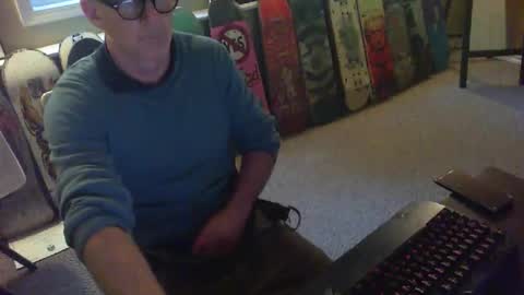 Snapshot of greenrooster1 chatting on October 16, 12:43 am greenrooster1 online show from October 16, 12:43 am