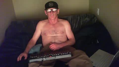 Snapshot of greenrooster1 chatting on October 12, 8:07 am greenrooster1 online show from October 12, 8:07 am