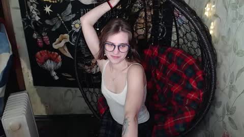 Lina online show from February 4, 1:26 pm