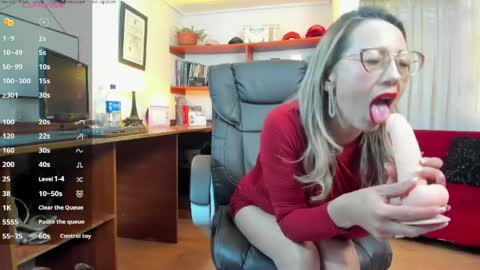 greta_voss online show from April 24, 8:33 pm