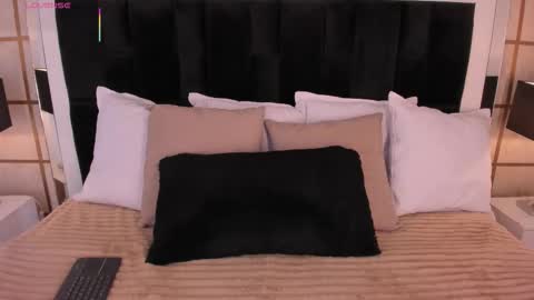 Greta Velvet  online show from December 17, 7:42 pm