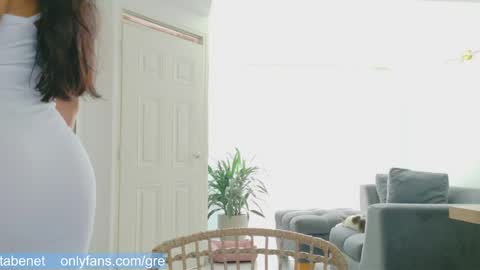 Gretta online show from April 15, 9:37 pm