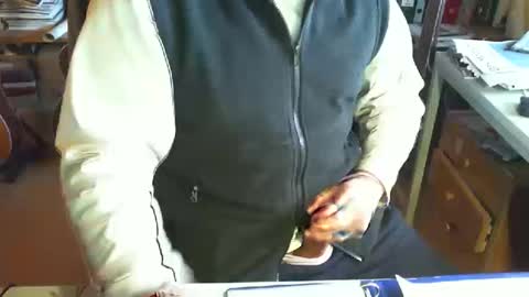 greyhounddog online show from January 12, 9:40 am