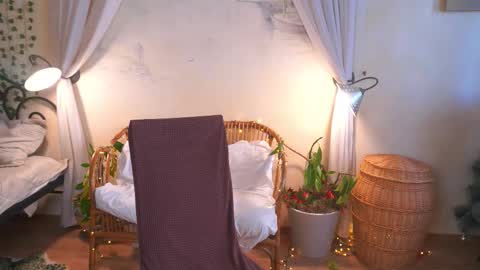 Gwen online show from February 20, 6:26 am