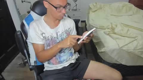 guachin_new online show from December 26, 4:32 am