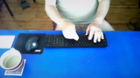 guesswhatigot2 online show from March 22, 4:49 am