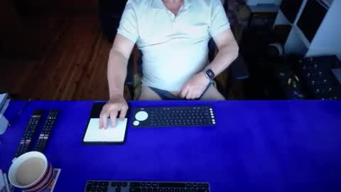 guesswhatigot2 online show from September 19, 7:01 am