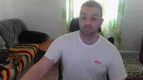 guillaume666286050 online show from April 22, 4:58 pm