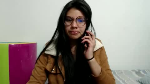 Vane blonde and Hazell black hair online show from February 13, 11:08 pm