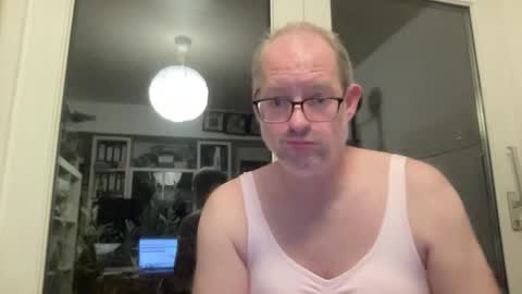 gummicasual online show from February 5, 10:35 pm