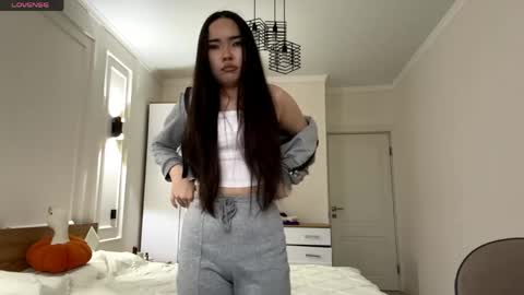 Alana online show from May 19, 1:40 pm