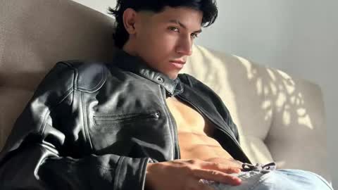 Guts online show from March 12, 6:53 pm