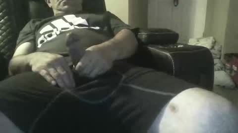 Snapshot of guy8inches4u chatting on October 1, 12:37 pm guy8inches4u online show from October 1, 12:37 pm