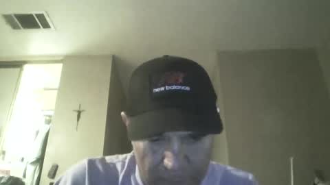 Snapshot of guy8inches4u chatting on September 20, 7:22 am guy8inches4u online show from September 20, 7:22 am