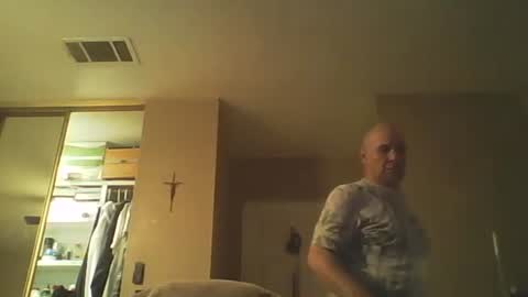 Snapshot of guy8inches4u chatting on October 27, 10:15 am guy8inches4u online show from October 27, 10:15 am