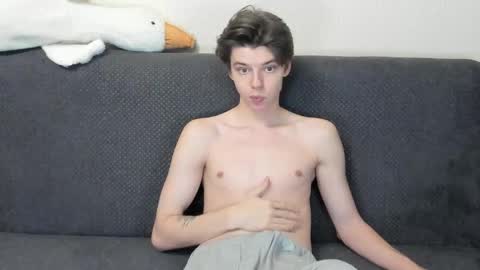 guy_liam1 online show from November 19, 1:54 pm