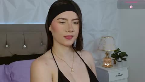 Gwen Drew online show from November 16, 1:13 pm