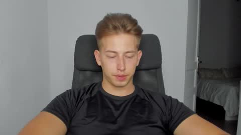 Oliver online show from October 1, 10:30 pm