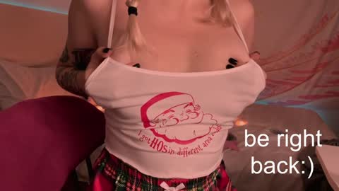 Snapshot of h2h0e chatting on January 25, 10:39 pm Lana online show from January 25, 10:39 pm