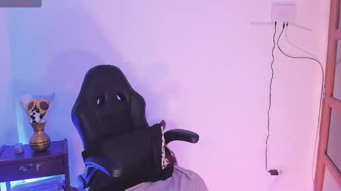 haanna_thompsoon online show from December 10, 9:00 pm