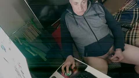 Snapshot of hacknoob62 chatting on December 14, 12:55 pm hacknoob62 online show from December 14, 12:55 pm