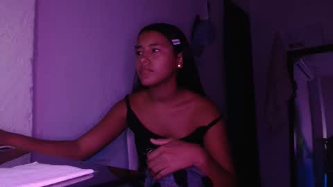 hadesmit1 online show from March 18, 1:39 pm