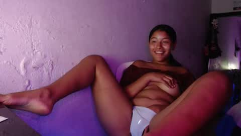 hadesmit1 online show from April 22, 2:46 pm