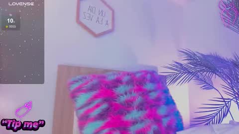 Hadid online show from November 5, 10:12 pm