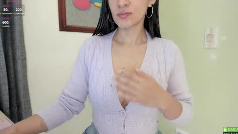 Hae-In online show from March 1, 8:13 am