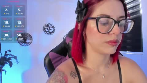 Hailee online show from April 13, 3:27 pm