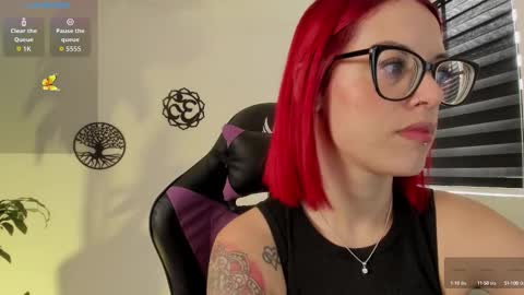 Snapshot of haileebeer_ chatting on October 7, 3:30 pm Hailee online show from October 7, 3:30 pm