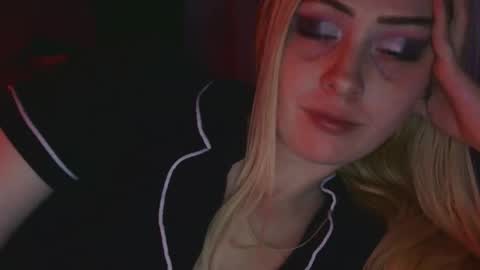 Hailey and d online show from January 10, 7:47 am