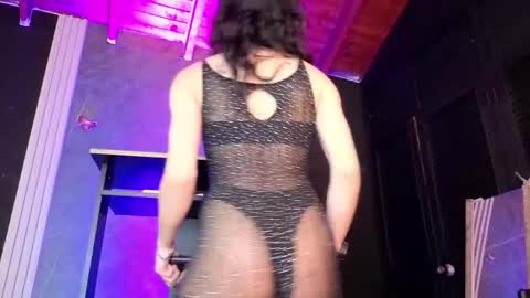 haileycat_ online show from May 31, 6:45 am